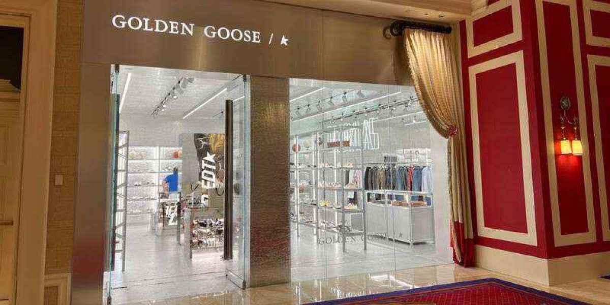 Golden Goose Shoes Outlet with a touch of timelessness