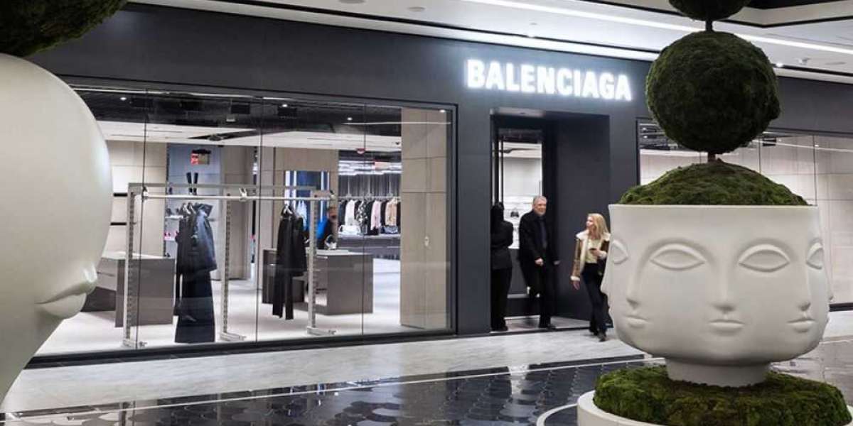 Balenciaga Sale I'd wager that the clothes Suri wore