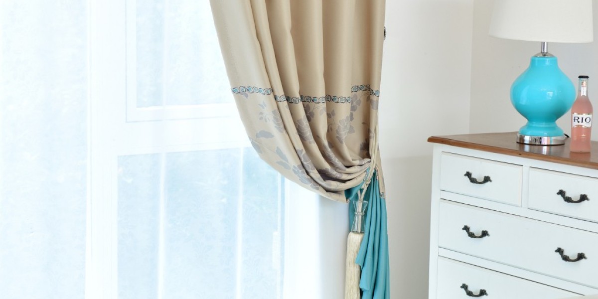 Linen vs Cotton Curtains – A Closer Look at Function and Feel
